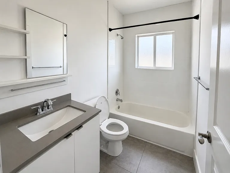 6918 Bay Dr — Photo 10