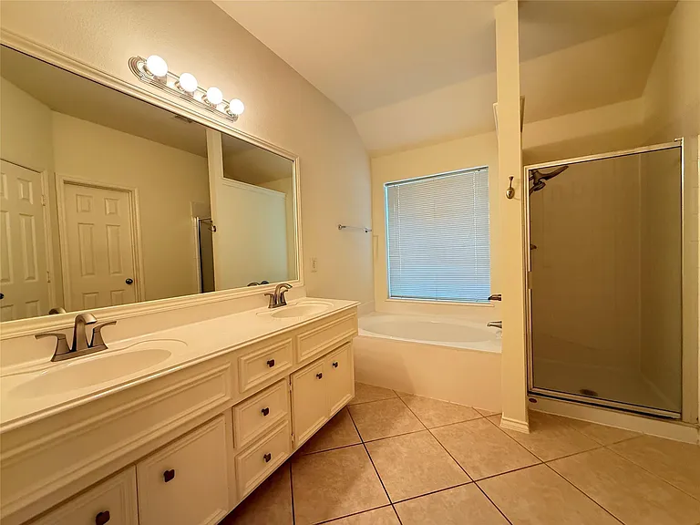 20622 Tulip Blossom Ct — Photo 21