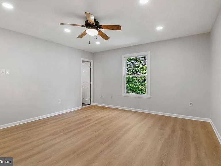 728 Quince Orchard Blvd #201 — Photo 11
