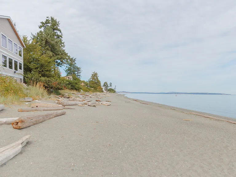 Cordova Bay Rd — Photo 62