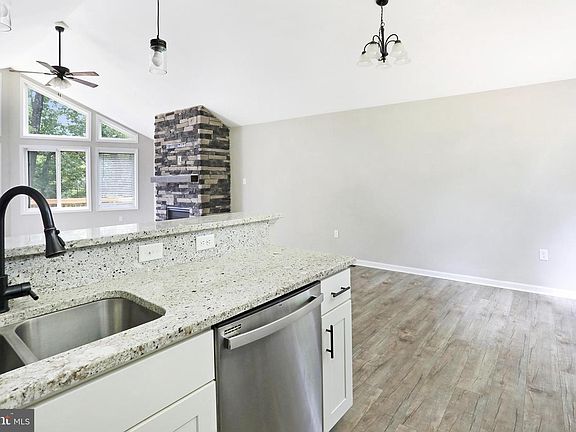 4th image of 337 Reid Dr