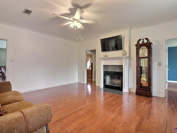3rd image of 1330 Asphodel Dr