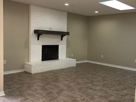 5th image of 1805 Hanks St