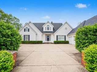 50633 Hollybrook Dr, Granger, IN 46530