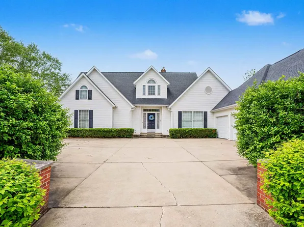 50633 Hollybrook Dr, Granger, IN 46530