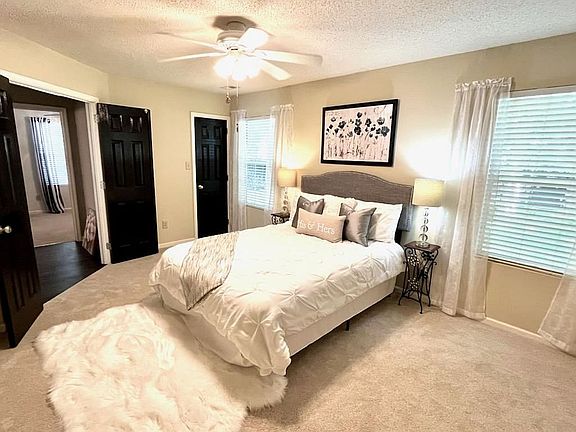 4th image of 695 Emerald Ct