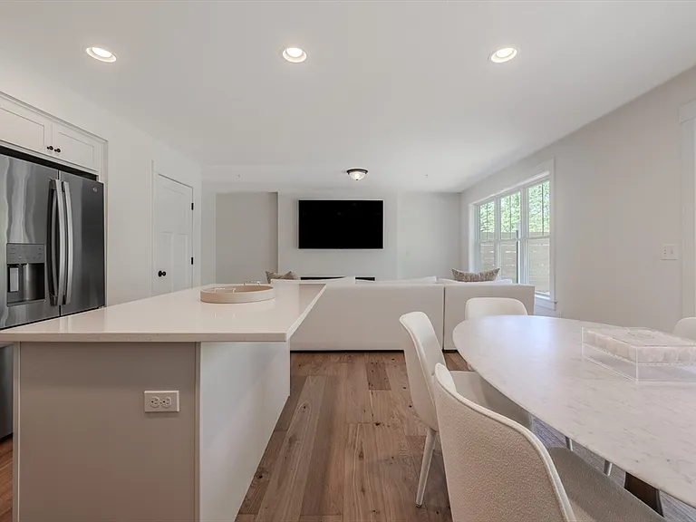 112 Genest St #12 — Photo 3