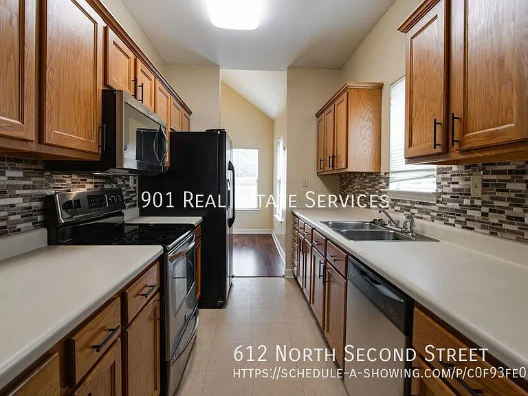 612 N 2nd St — Photo 8