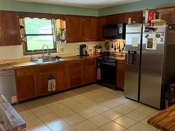 4th image of 2919 Strader Rd