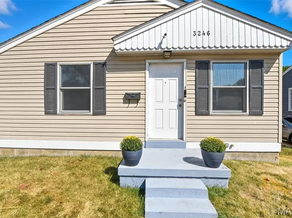 3246 Saint Joachim Ln, Saint Ann, MO 63074