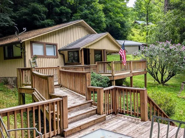 95 Trout Creek Road, Tuckasegee, NC 28783