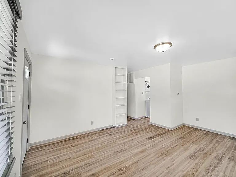 6740 Olcott Ave — Photo 7