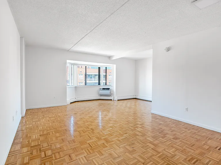 140-26 Franklin Ave #2C — Photo 3