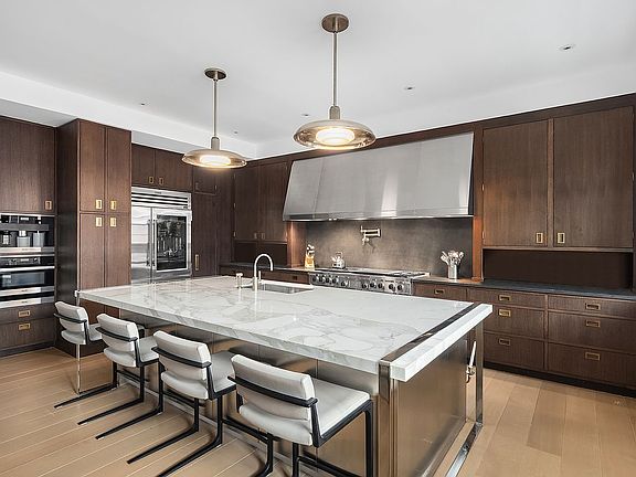 5th image of 443 Greenwich St #Phg