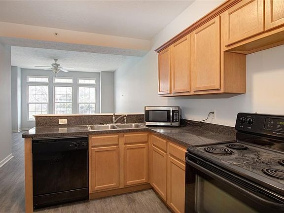 2nd image of 30056 Euclid Ave Unit 4