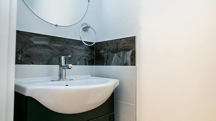 Rented by Nooklyn NYC LLC | media 20