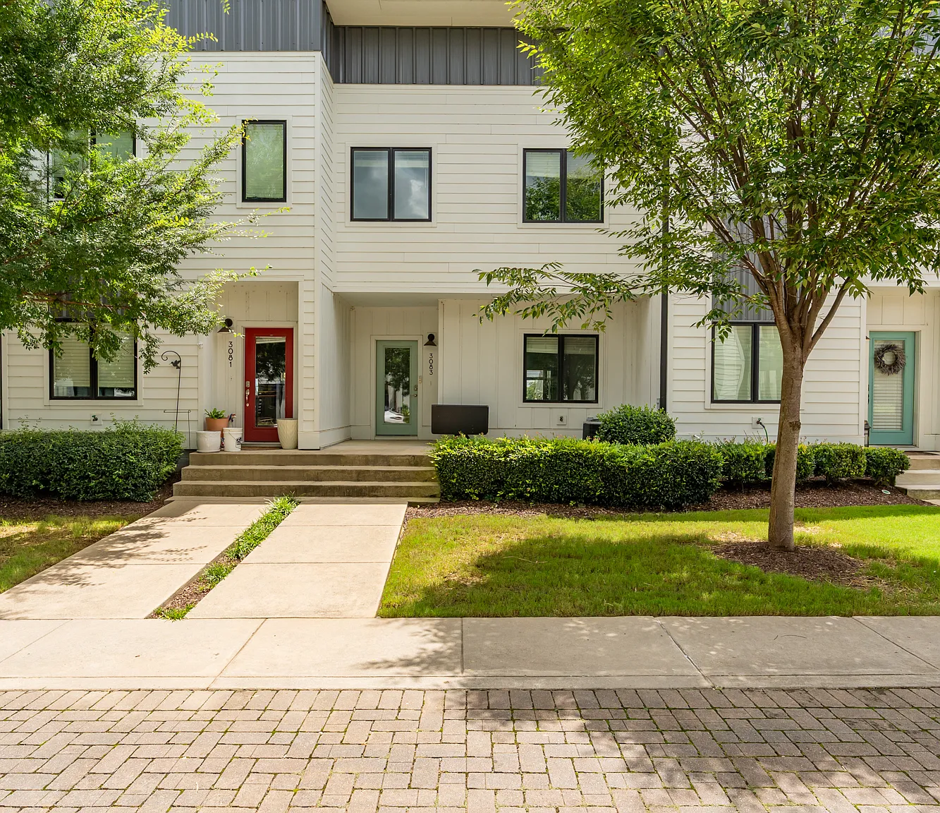 3 bed, 2.5 bath, 1800 sqft, $2,450 — Photo 1