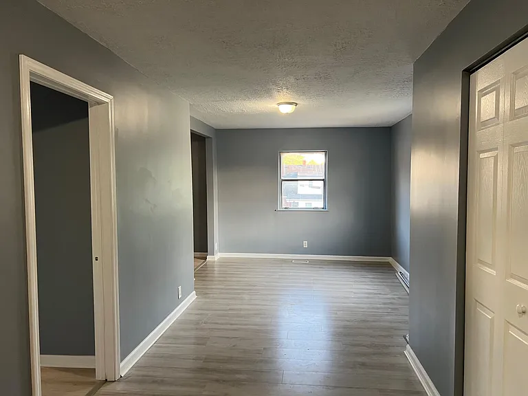 500 Beecher St #1 — Photo 3