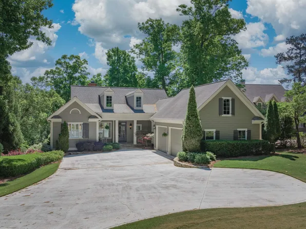 1130 Plantation Point Dr, Greensboro, GA 30642