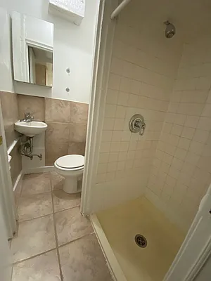 Rented by Peter R. Hungerford, LREB | media 22