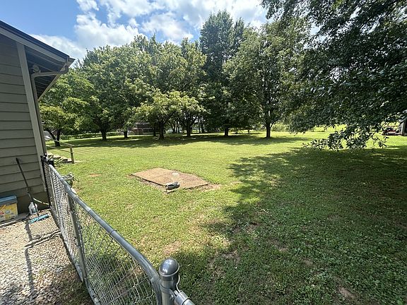 5th image of 206 Beth Page Rd
