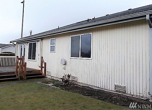 4th image of 3102 45th St NE