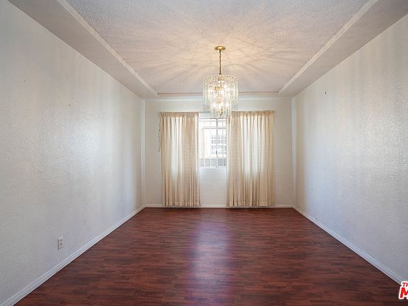 4th image of 731 W 109th St