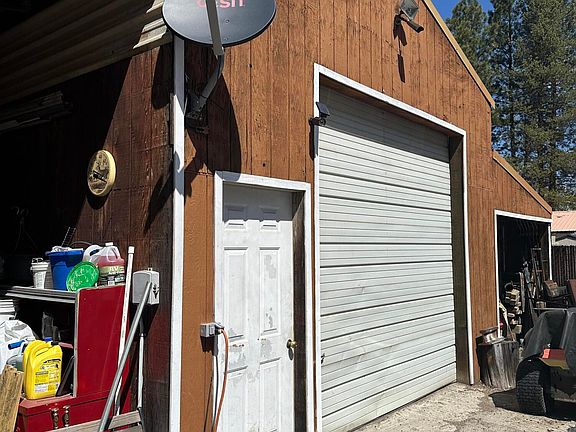 5th image of 136350 Main St