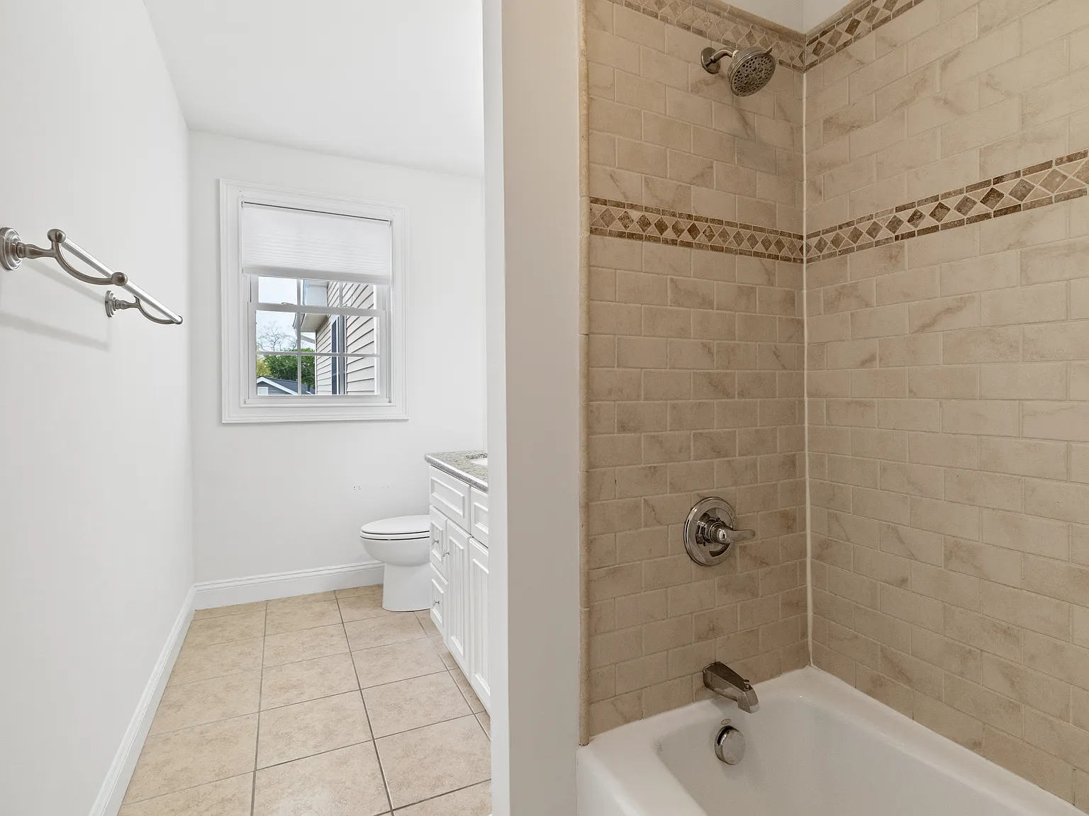 4 bed, 2.5 bath, 1550 sqft, $4,250 — Photo 4