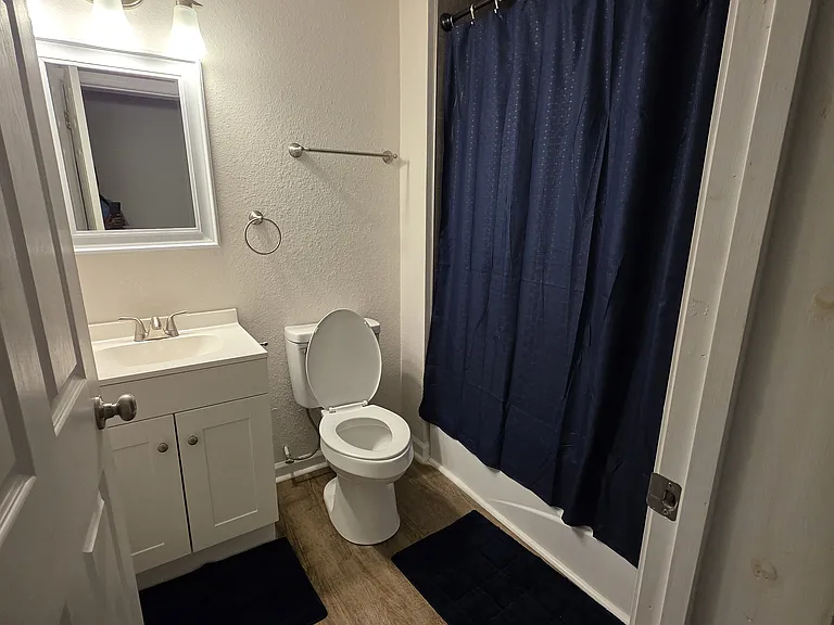 713 Nixon Dr — Photo 2