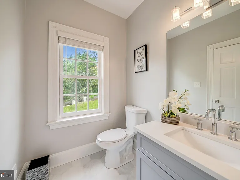 1111 Towlston Rd — Photo 38