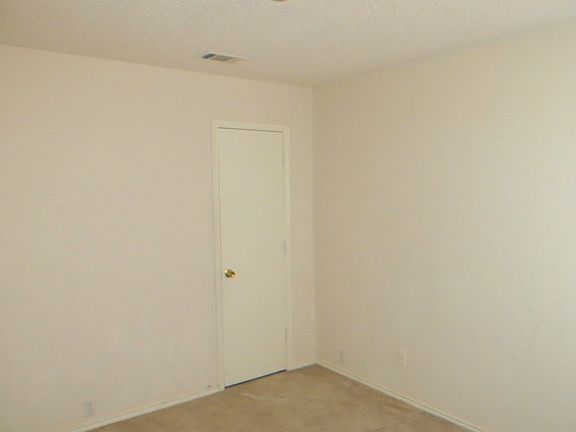 4th image of 1525 Columbia Dr
