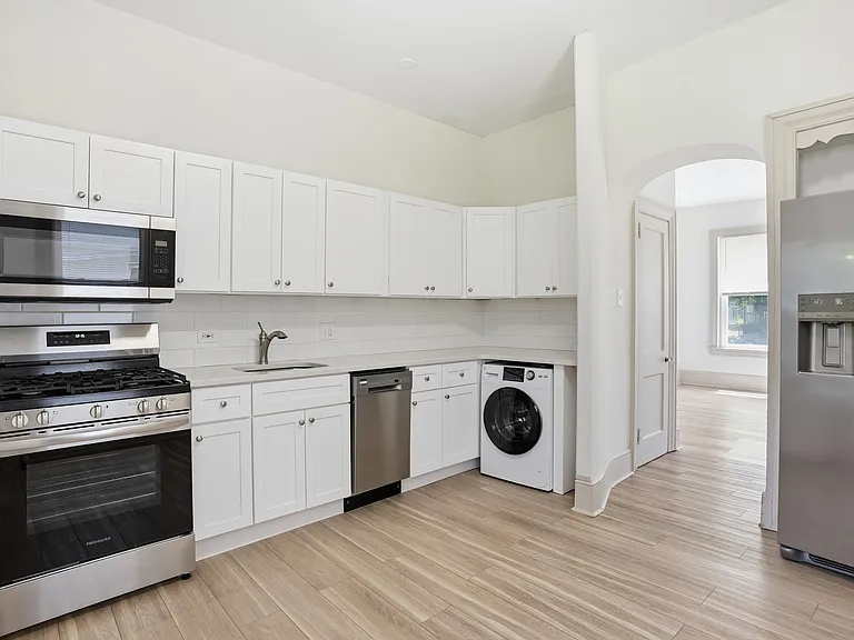 307 Kings Hwy E #1 — Photo 9