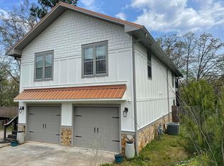 230 Lakeshore Cir SE, Acworth, GA 30101