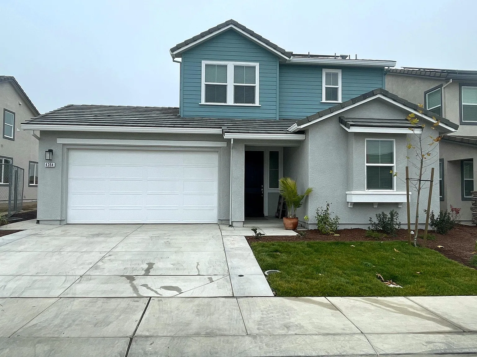 4364 Icon Ave photo 1