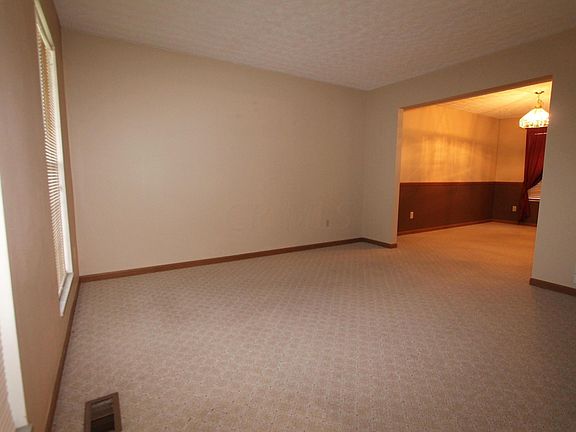 3rd image of 8869 Coral Canyon Cir