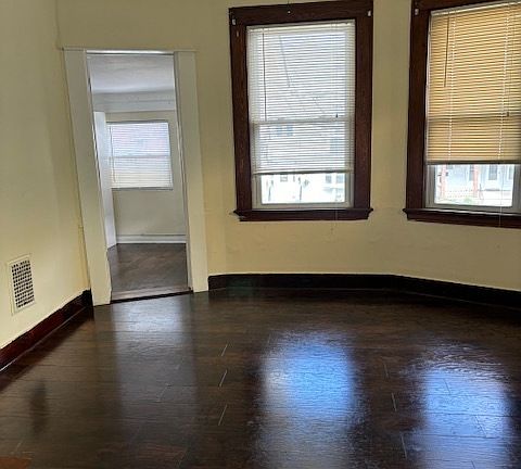 3rd image of 379 Hawley Ave #2