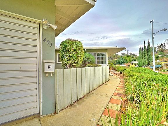 3rd image of 401 W El Repetto Dr