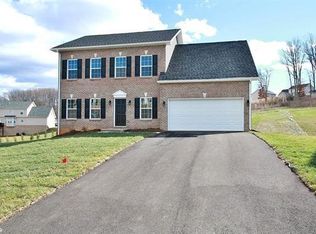 15 Phoenix Blvd NW, Christiansburg, VA 24073