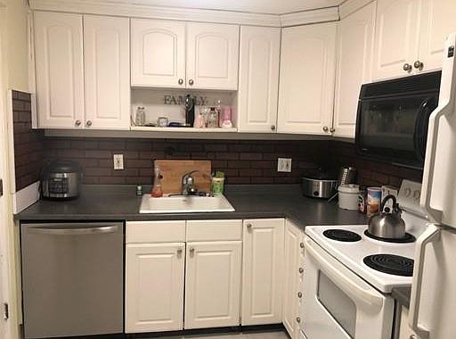 4th image of 215 Winter St APT 5N