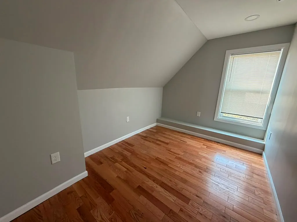 3 bed, $1,800 — Photo 2