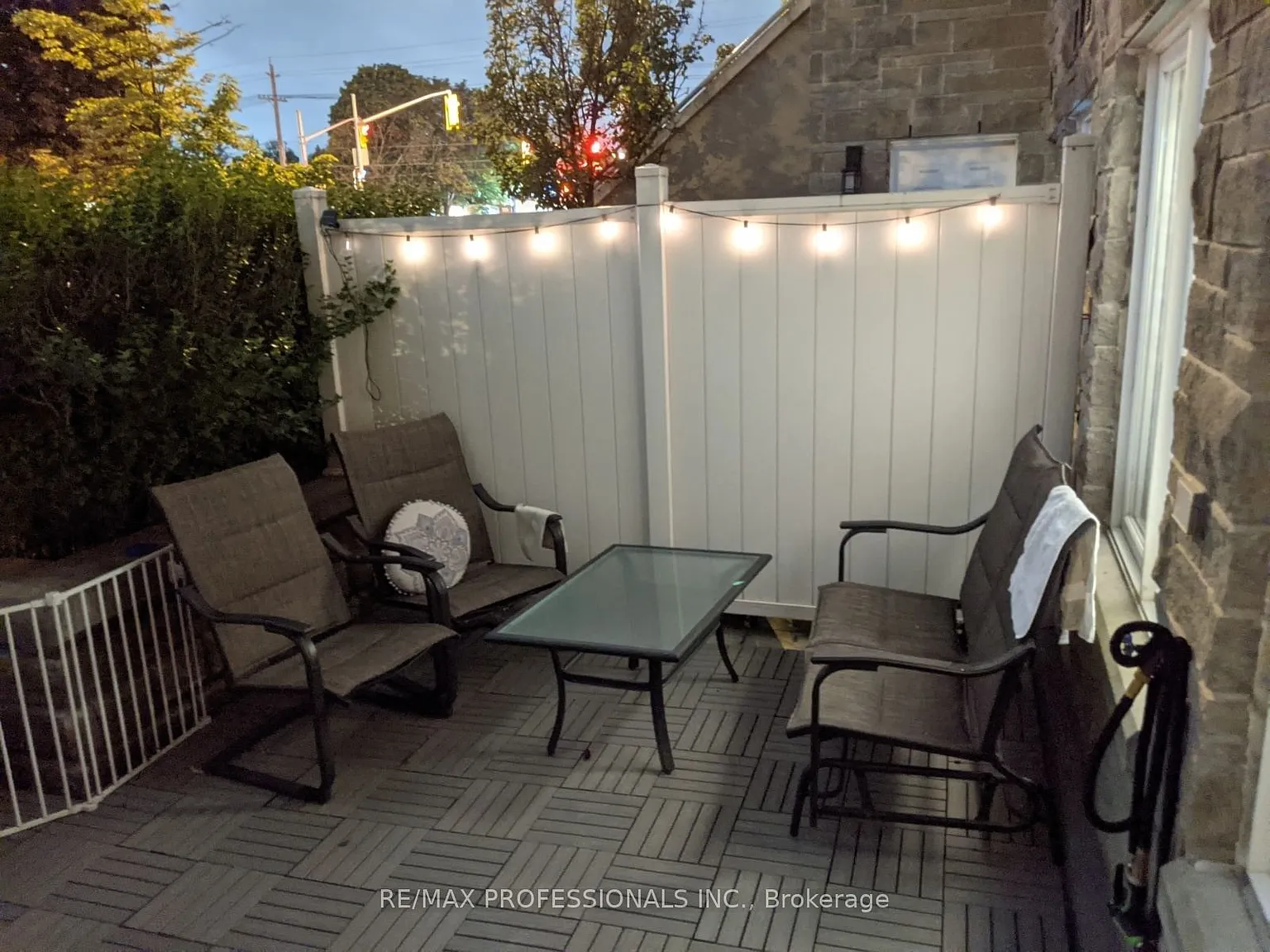 5 Richgrove Dr E — Photo 3