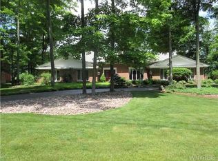 9840 Hollingson Rd, Clarence, NY 14031