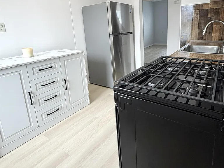 281 Garfield Ave #2 — Photo 2