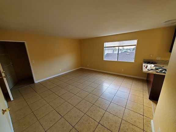 5th image of 6724-52 Tait St #6736-1/2