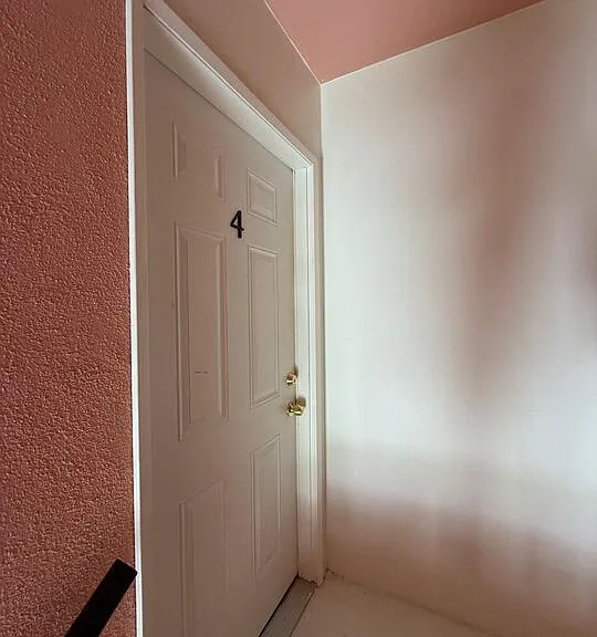 13233 Oxnard St #4 — Photo 18