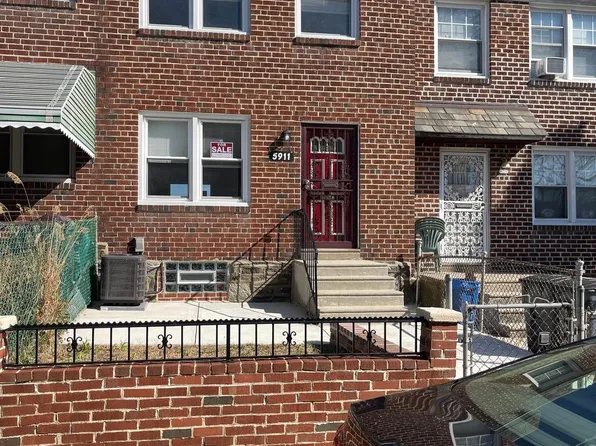 5911 N Hutchinson St, Philadelphia, PA 19141