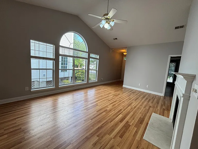 1715 Crystal Lake Dr — Photo 9