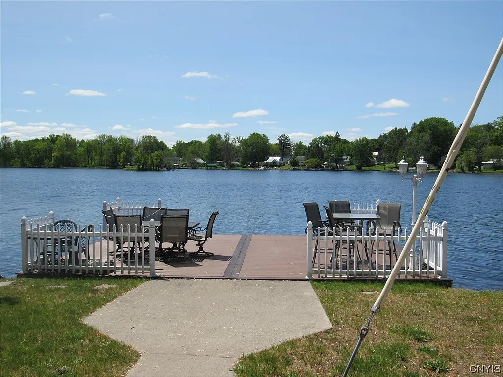 3 bed, 4.0 bath, 15824 sqft, $2,500 — Photo 2