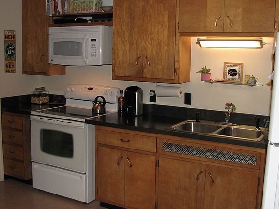 Kitchen/new countertop/appliances STAY